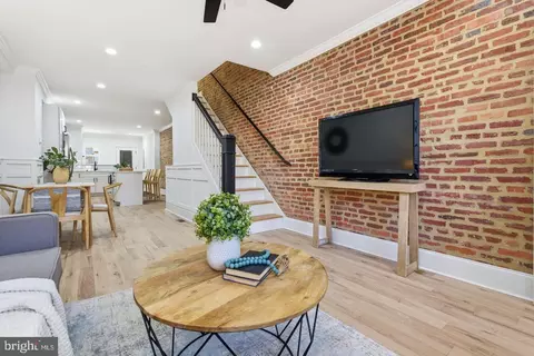 808 S Highland Ave, Baltimore, MD 21224
