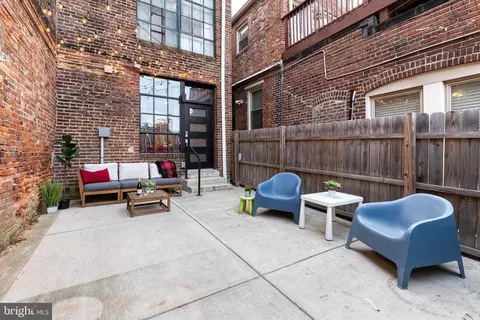 Exterior - 862 Tyson St, Baltimore, MD 21201 photo 5 of 9