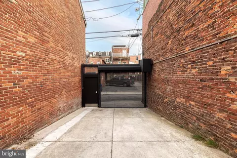 Exterior - 862 Tyson St, Baltimore, MD 21201 photo 2 of 9