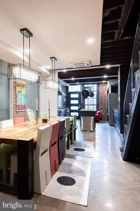 Dining - 862 Tyson St, Baltimore, MD 21201 photo 4 of 4