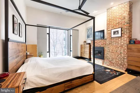 Bedroom - 862 Tyson St, Baltimore, MD 21201 photo 1 of 2