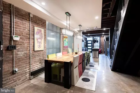 Dining - 862 Tyson St, Baltimore, MD 21201 photo 3 of 4