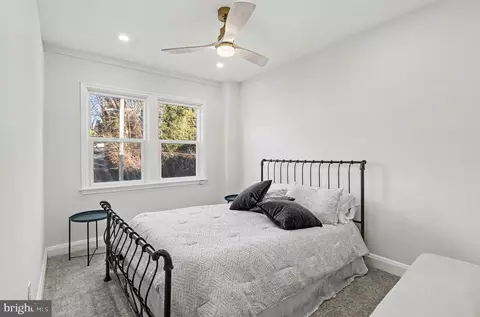 Bedroom - 4289 Falls Rd, Baltimore, MD 21211 photo 4 of 4