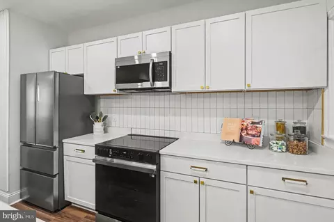 Kitchen - 4289 Falls Rd, Baltimore, MD 21211 photo 1 of 1