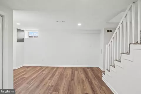 Entry Way - 4289 Falls Rd, Baltimore, MD 21211 photo 4 of 6