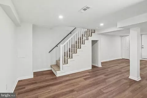Entry Way - 4289 Falls Rd, Baltimore, MD 21211 photo 5 of 6