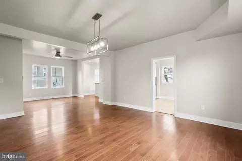 Living - 5403 Hamlet Ave, Baltimore, MD 21214 photo 5 of 10
