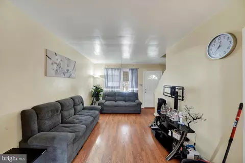 Entry Way - 3552 Benzinger Rd, Baltimore, MD 21229 photo 1 of 2