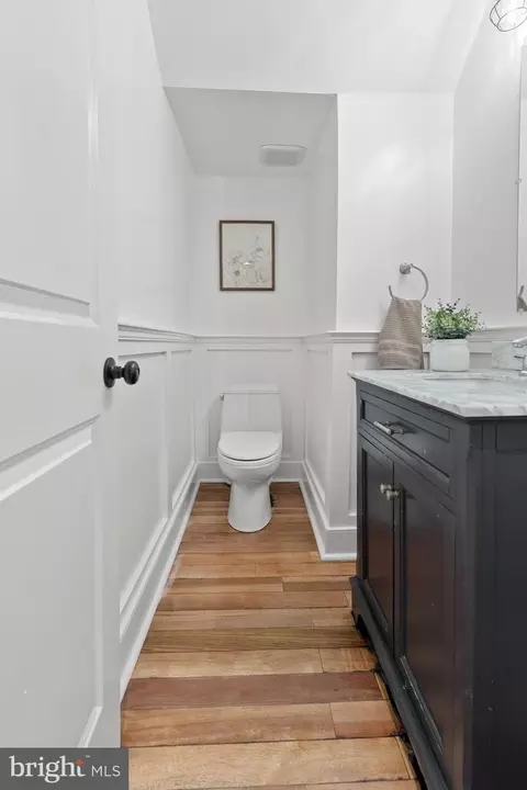 Entry Way - 4604 Moravia Rd, Baltimore, MD 21206 photo 1 of 5