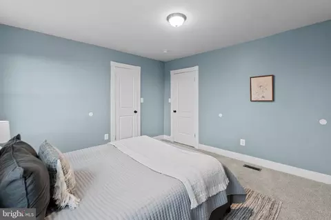 Bedroom - 4604 Moravia Rd, Baltimore, MD 21206 photo 2 of 8