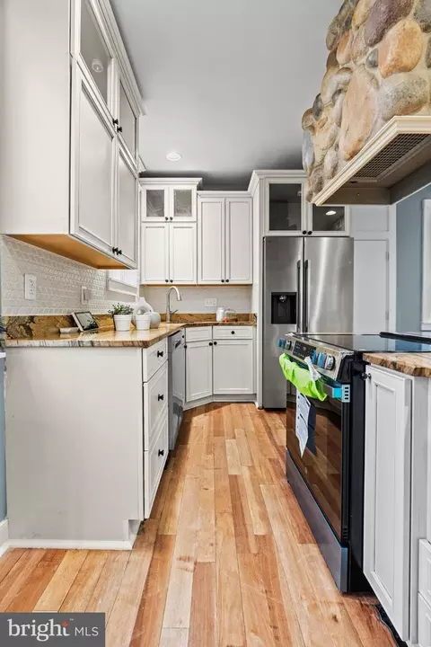 Kitchen - 4604 Moravia Rd, Baltimore, MD 21206 photo 4 of 4