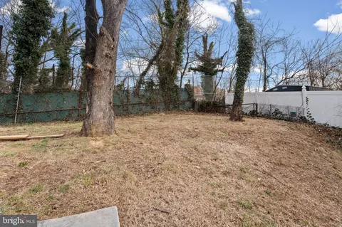 Exterior - 4604 Moravia Rd, Baltimore, MD 21206 photo 6 of 9