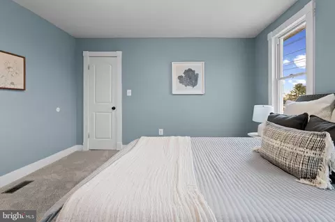 Bedroom - 4604 Moravia Rd, Baltimore, MD 21206 photo 4 of 8