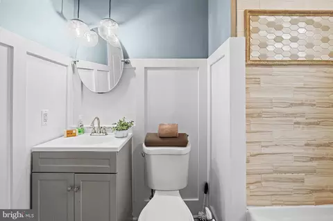 Bath - 4604 Moravia Rd, Baltimore, MD 21206 photo 2 of 5