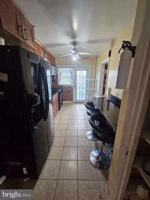 Entry Way - 3915 Ednor Rd, Baltimore, MD 21218 photo 1 of 2