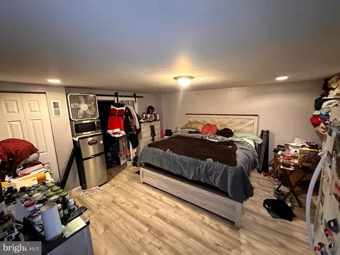 Bedroom - 918 Cooks Ln, Baltimore, MD 21229 photo 4 of 4