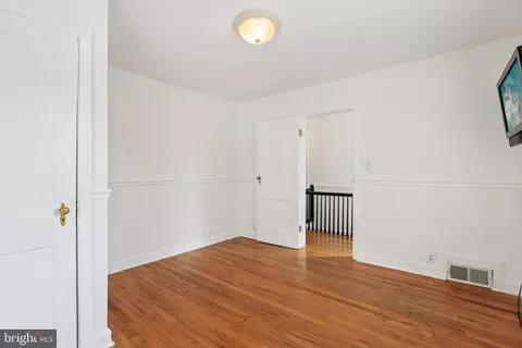 Bedroom - 313 E Lake Ave, Baltimore, MD 21212 photo 3 of 3