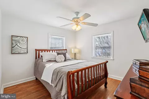 Bedroom - 313 E Lake Ave, Baltimore, MD 21212 photo 1 of 3