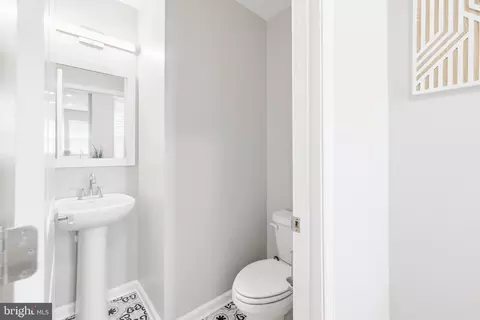 Entry Way - 703 E Preston St, Baltimore, MD 21202 photo 3 of 6