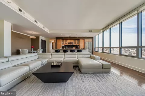 675 President St #2709, Baltimore, MD 21202