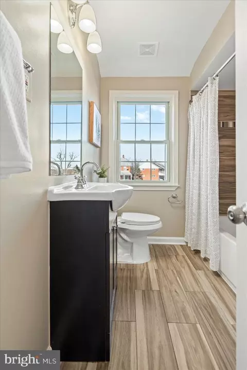 Bath - 1283 Cedarcroft Rd, Baltimore, MD 21239 photo 1 of 5