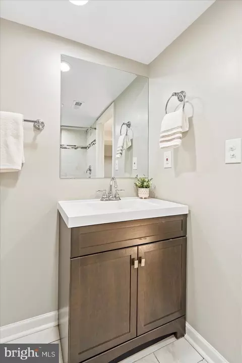 Bath - 1283 Cedarcroft Rd, Baltimore, MD 21239 photo 5 of 5