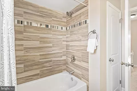Bath - 1283 Cedarcroft Rd, Baltimore, MD 21239 photo 2 of 5