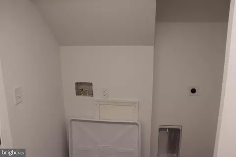 Entry Way - 1707 Marshall St, Baltimore, MD 21230 photo 4 of 5