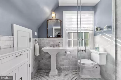 Bath - 316 Tunbridge Rd, Baltimore, MD 21212 photo 1 of 4