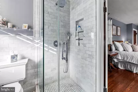 Bath - 316 Tunbridge Rd, Baltimore, MD 21212 photo 2 of 4