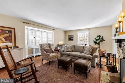 Living - 316 Tunbridge Rd, Baltimore, MD 21212 photo 3 of 3
