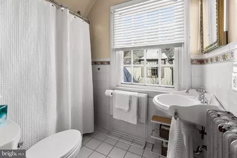 Bath - 316 Tunbridge Rd, Baltimore, MD 21212 photo 3 of 4