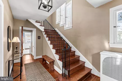 Entry Way - 316 Tunbridge Rd, Baltimore, MD 21212 photo 2 of 5