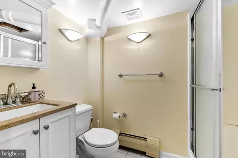 Bath - 316 Tunbridge Rd, Baltimore, MD 21212 photo 4 of 4