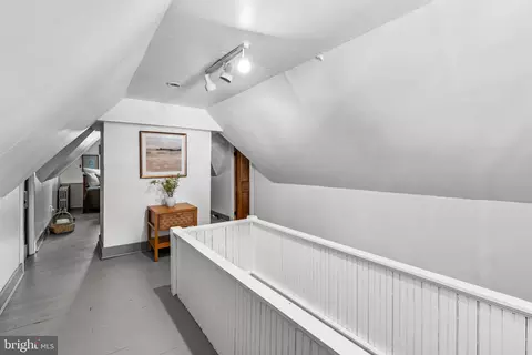 Entry Way - 316 Tunbridge Rd, Baltimore, MD 21212 photo 4 of 5