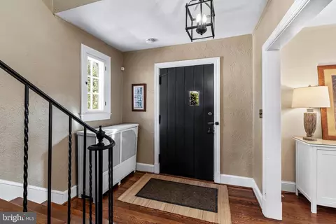 Entry Way - 316 Tunbridge Rd, Baltimore, MD 21212 photo 1 of 5