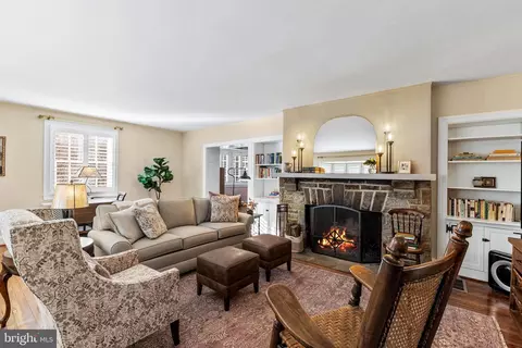 Living - 316 Tunbridge Rd, Baltimore, MD 21212 photo 1 of 3