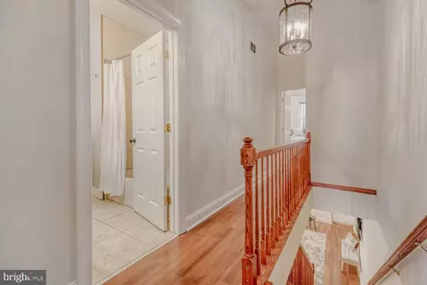 Entry Way - 4126 Falls Rd, Baltimore, MD 21211 photo 2 of 3
