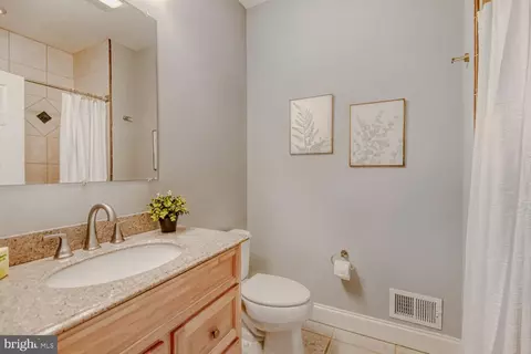 Bath - 4126 Falls Rd, Baltimore, MD 21211 photo 1 of 3