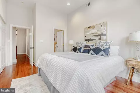 Bedroom - 4126 Falls Rd, Baltimore, MD 21211 photo 2 of 3