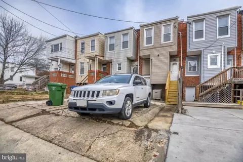 Exterior - 4126 Falls Rd, Baltimore, MD 21211 photo 3 of 5