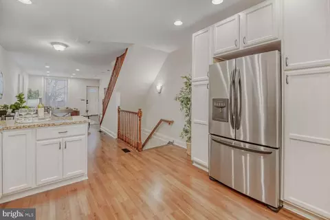 Entry Way - 4126 Falls Rd, Baltimore, MD 21211 photo 1 of 3