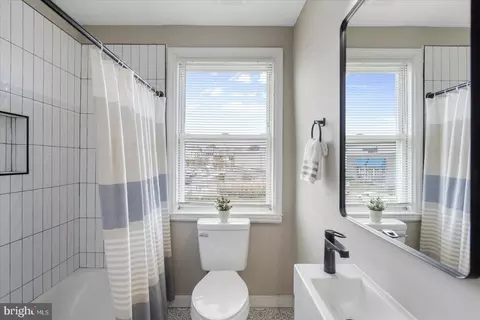 Bath - 1603 Argonne Dr, Baltimore, MD 21218 photo 2 of 7