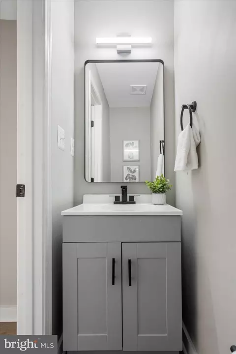 Bath - 1603 Argonne Dr, Baltimore, MD 21218 photo 5 of 7