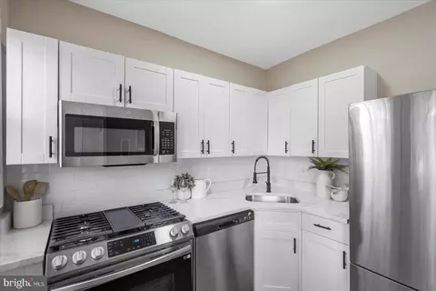 Kitchen - 1603 Argonne Dr, Baltimore, MD 21218 photo 4 of 5