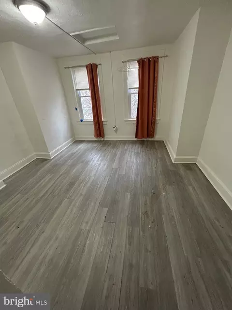 2015 Sinclair Ln, Baltimore, MD 21213 photo 5