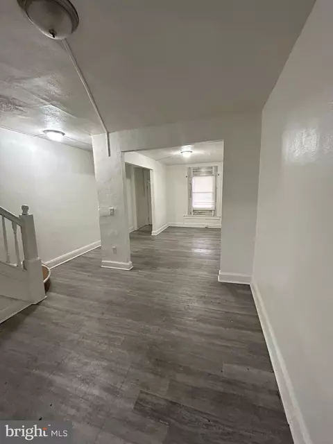 2015 Sinclair Ln, Baltimore, MD 21213 photo 3