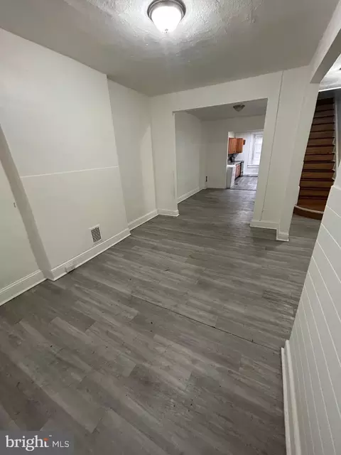 2015 Sinclair Ln, Baltimore, MD 21213 photo 2