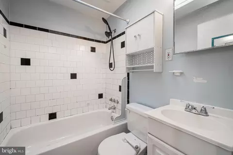 Bath - 1217 Anglesea St, Baltimore, MD 21224 photo 2 of 3