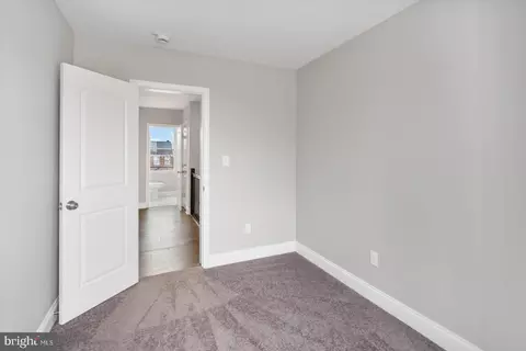 Entry Way - 2901 Edison Hwy, Baltimore, MD 21213 photo 11 of 12